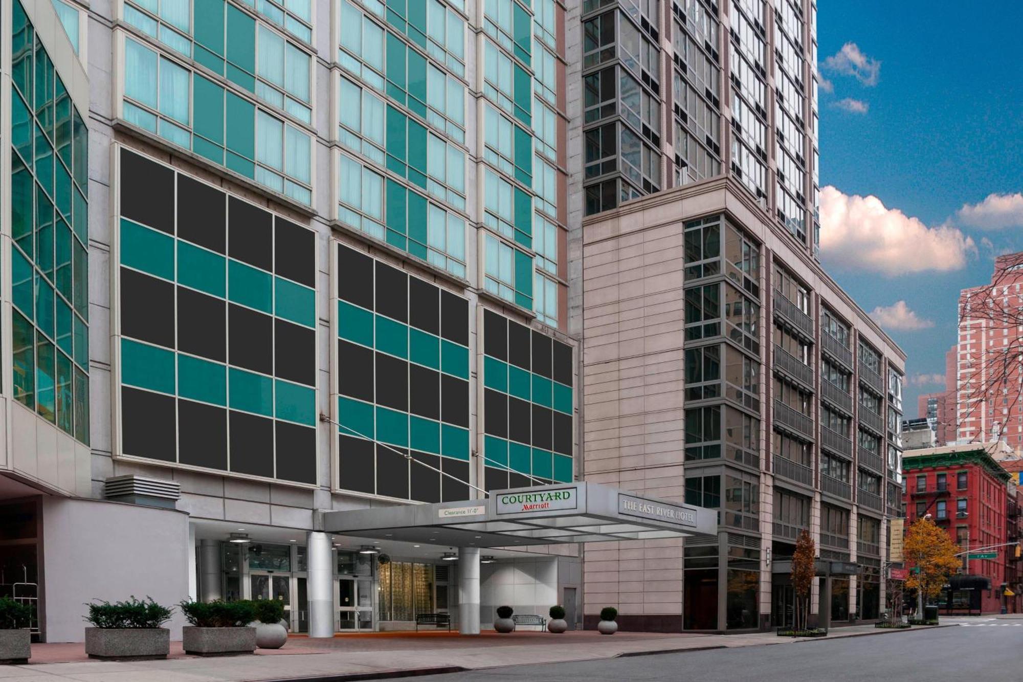 Courtyard New York Manhattan/Upper East Side Bagian luar foto
